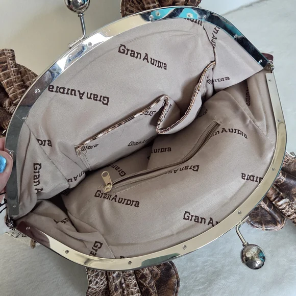 Vintage Design Coin Purse Style Handbag White with Earthtones and Mauve Patterns - Picture 3 of 7